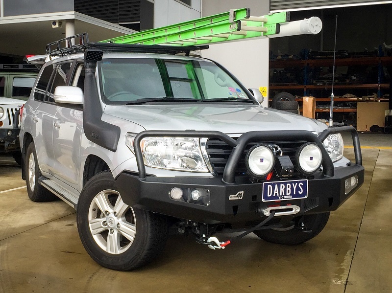 Uneek 4X4 Toyota Land Cruiser 200 Series Bull Bar 2008-2015