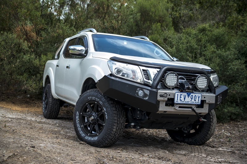 Uneek 4X4 Nissan Navara NP300 Commander Bull bar 2015- current