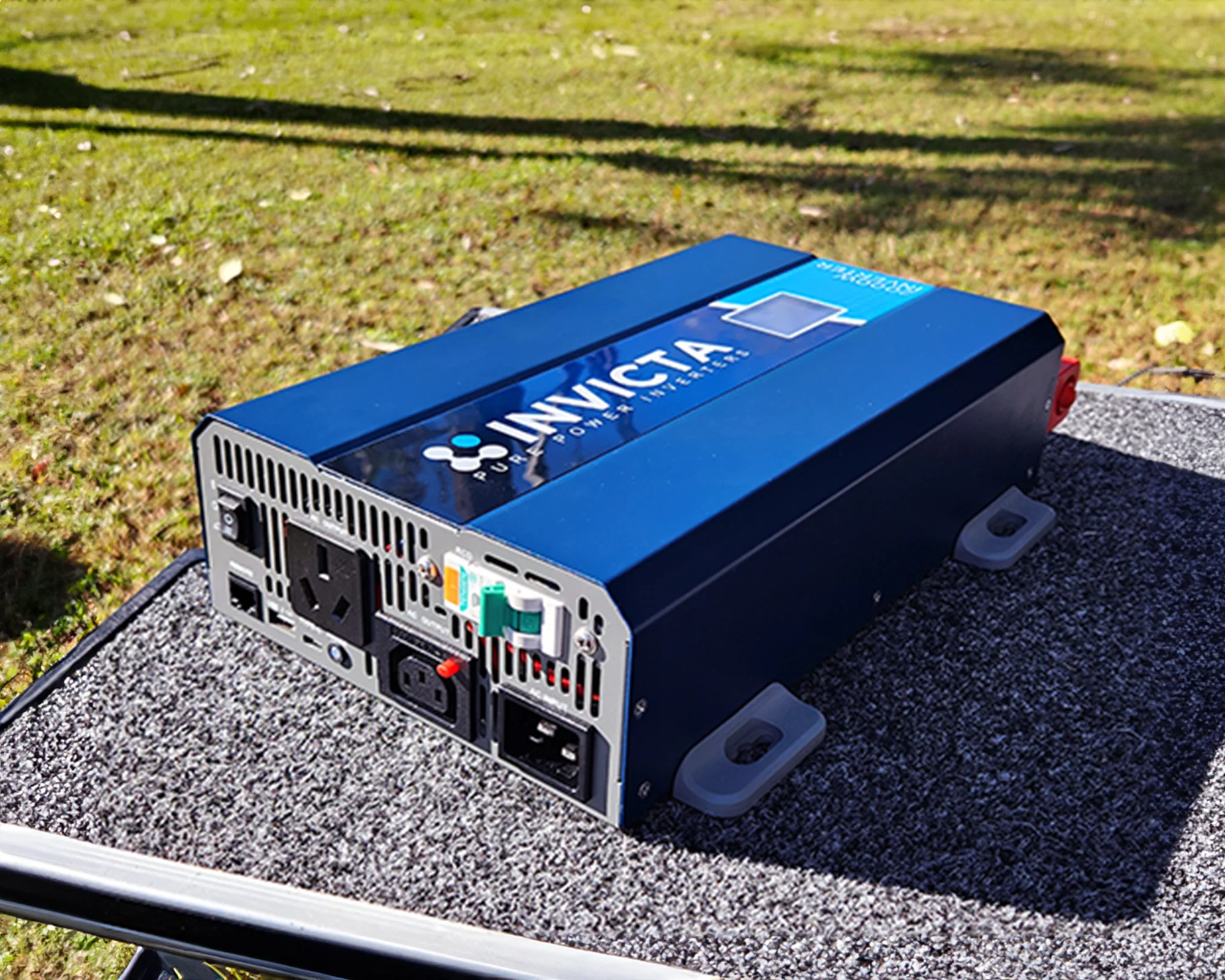 Invicta 12V – 240V 2000W Inverter